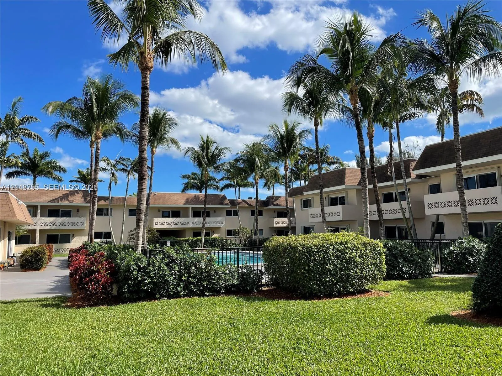 Foto de propiedad en 14500 SW 88th Avenue 151, Palmetto Bay, FL 33176 Palmetto Bay con MLS# 