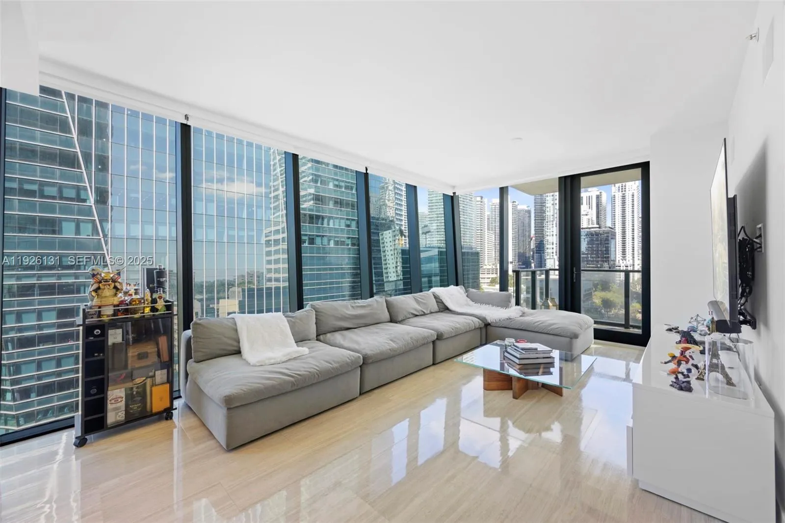 Foto de propiedad en 1451 Brickell Avenue 1106, Miami, FL 33131 Miami con MLS# 