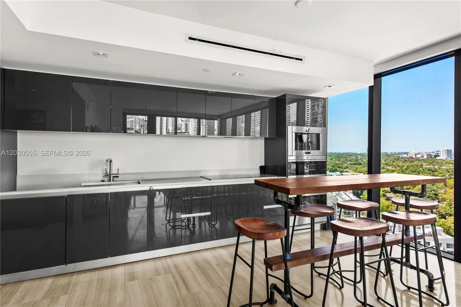 Foto de propiedad en 1451 Brickell Avenue 1706, Miami, FL 33131 Miami con MLS# 