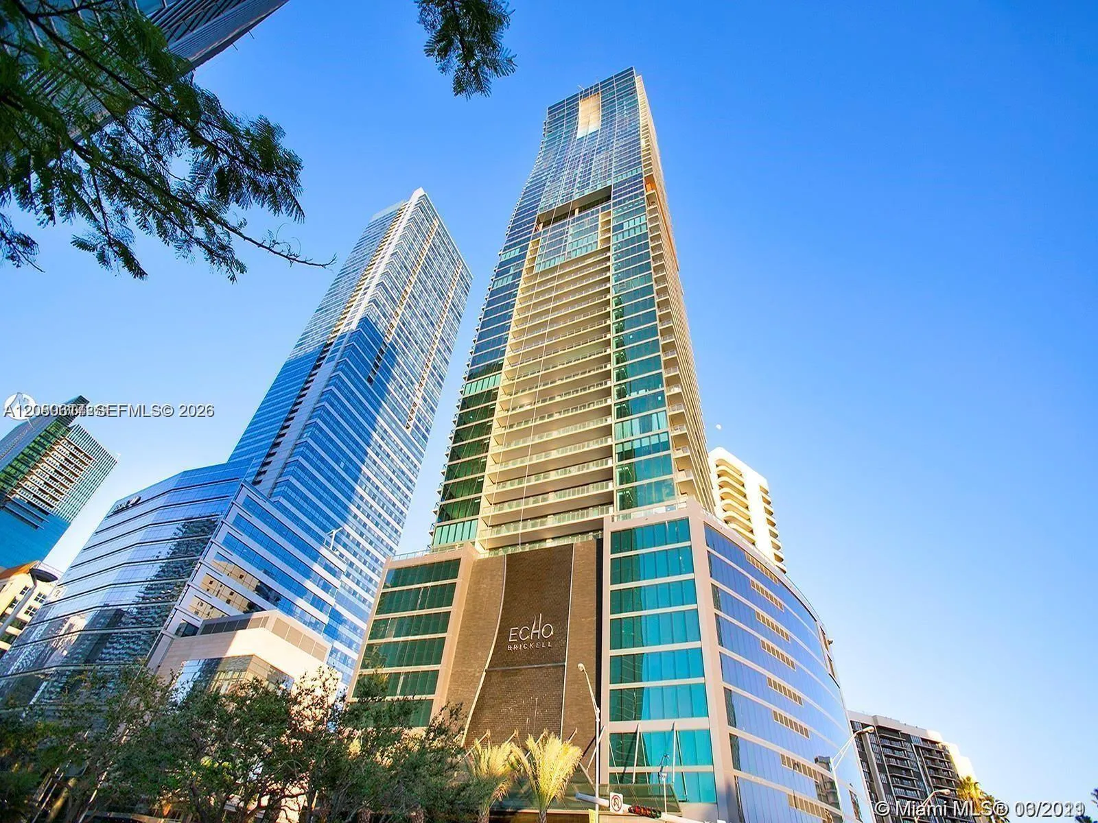 Foto de propiedad en 1451 Brickell Avenue 2506, Miami, FL 33131 Miami con MLS# 