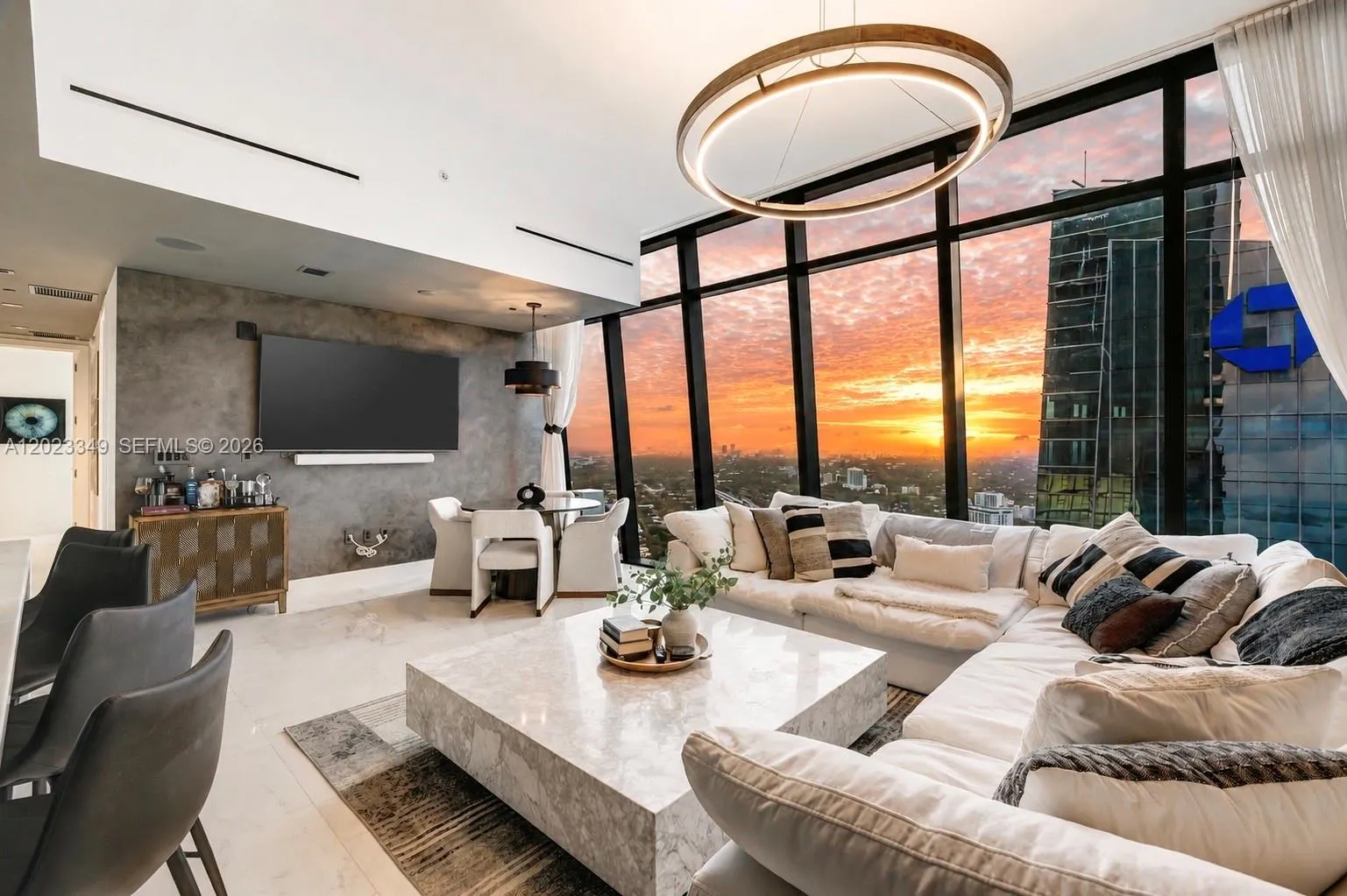 Foto de propiedad en 1451 Brickell Avenue 4304, Miami, FL 33131 Miami con MLS#