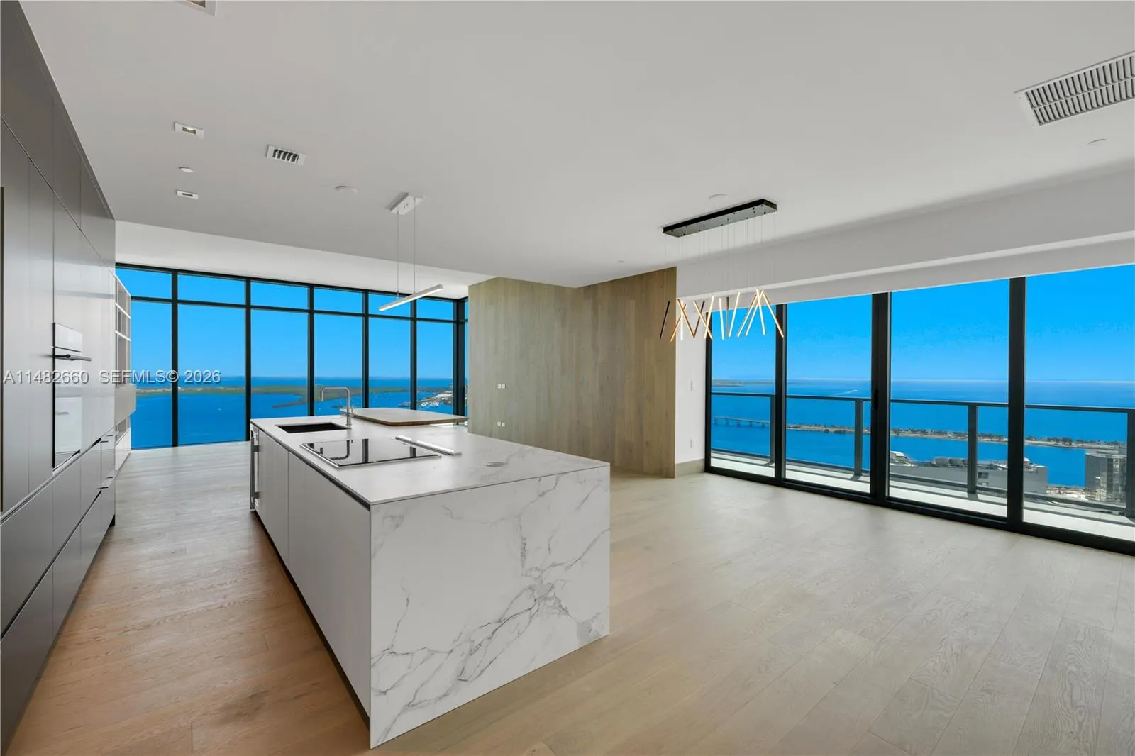Foto de propiedad en 1451 Brickell Avenue 4403, Miami, FL 33131 Miami con MLS# 