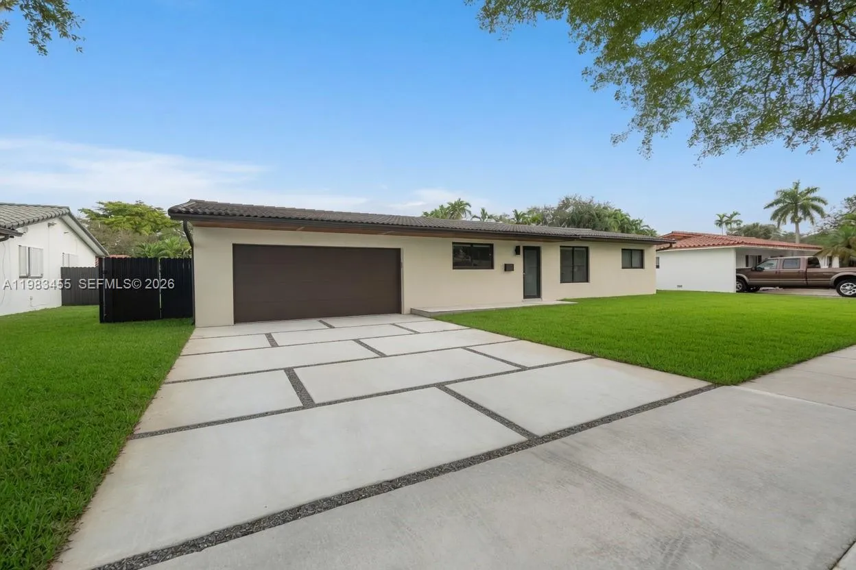 Foto de propiedad en 14515 Mahogany Court, Miami Lakes, FL 33014 Miami Lakes con MLS# 