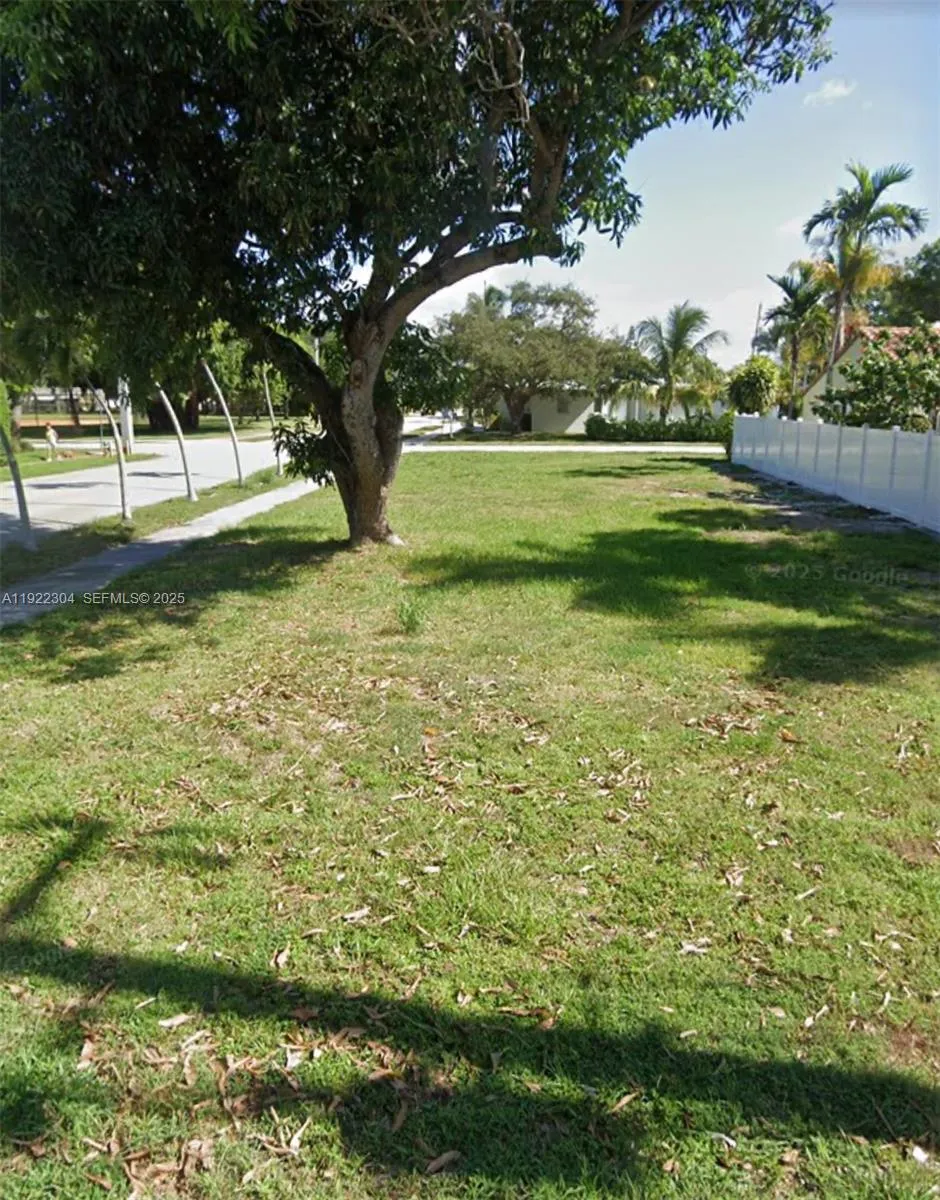 Foto de propiedad en 1452 Jefferson Street, Hollywood, FL 33020 Hollywood con MLS# 