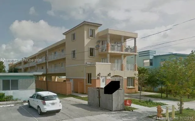 Foto de propiedad en 1453 SW 3rd Street 302, Miami, FL 33135 Miami con MLS# 