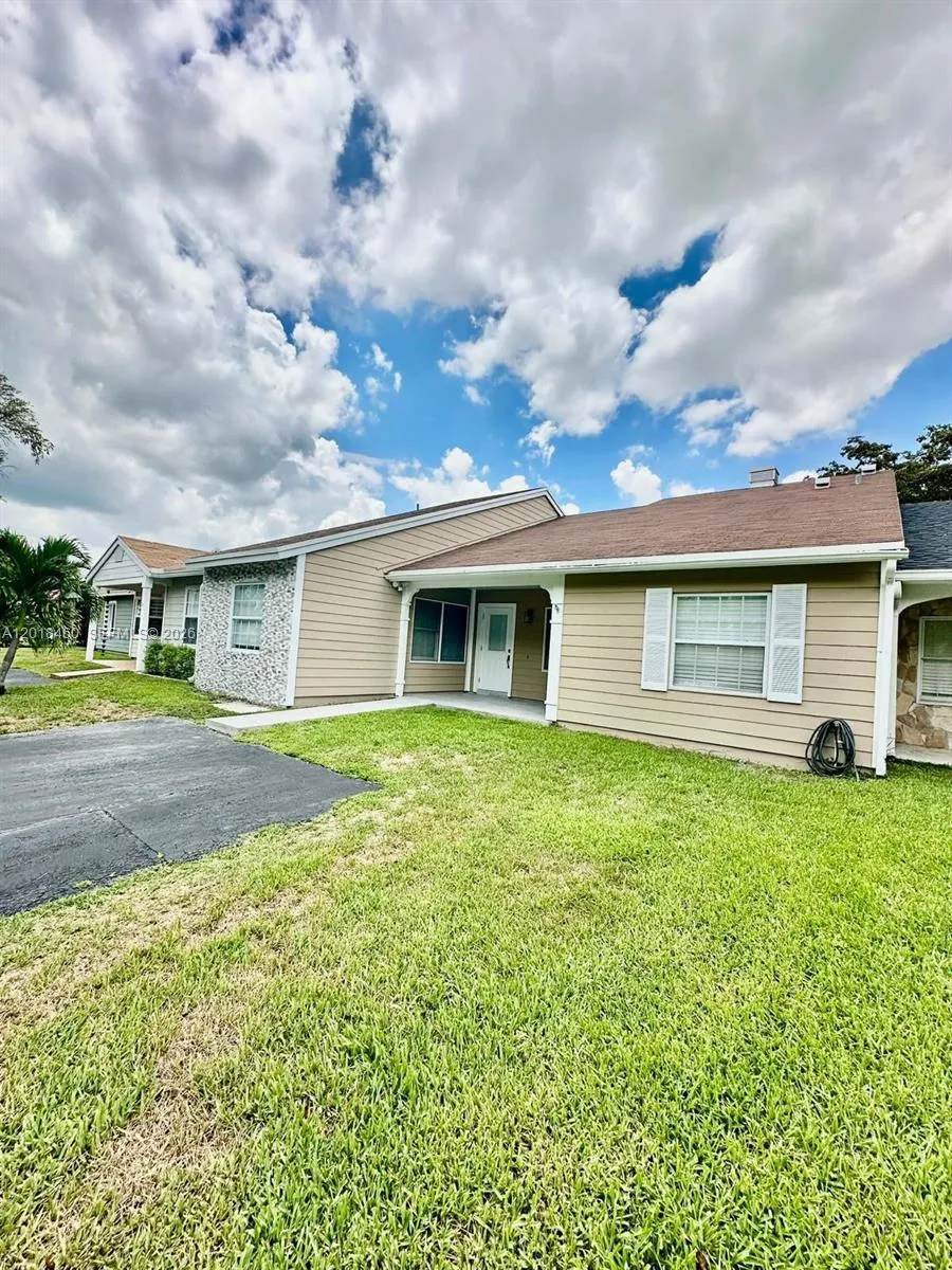 En Renta 14530 SW 142nd Ct Circle, Miami, FL 33186, Miami, FL 33186