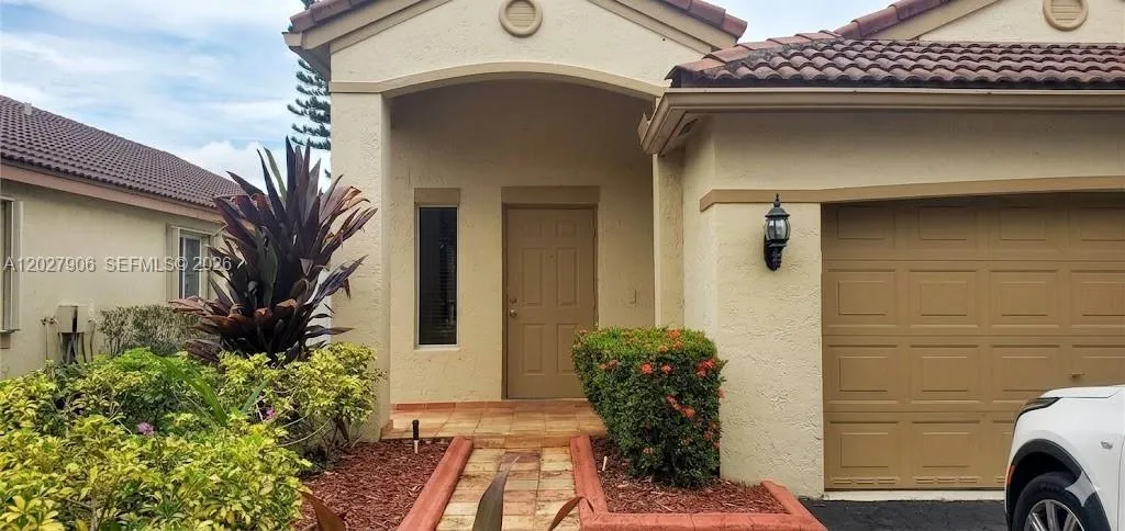 Foto de propiedad en 1455 Mira Vista Circle, Weston, FL 33327 Weston con MLS# 