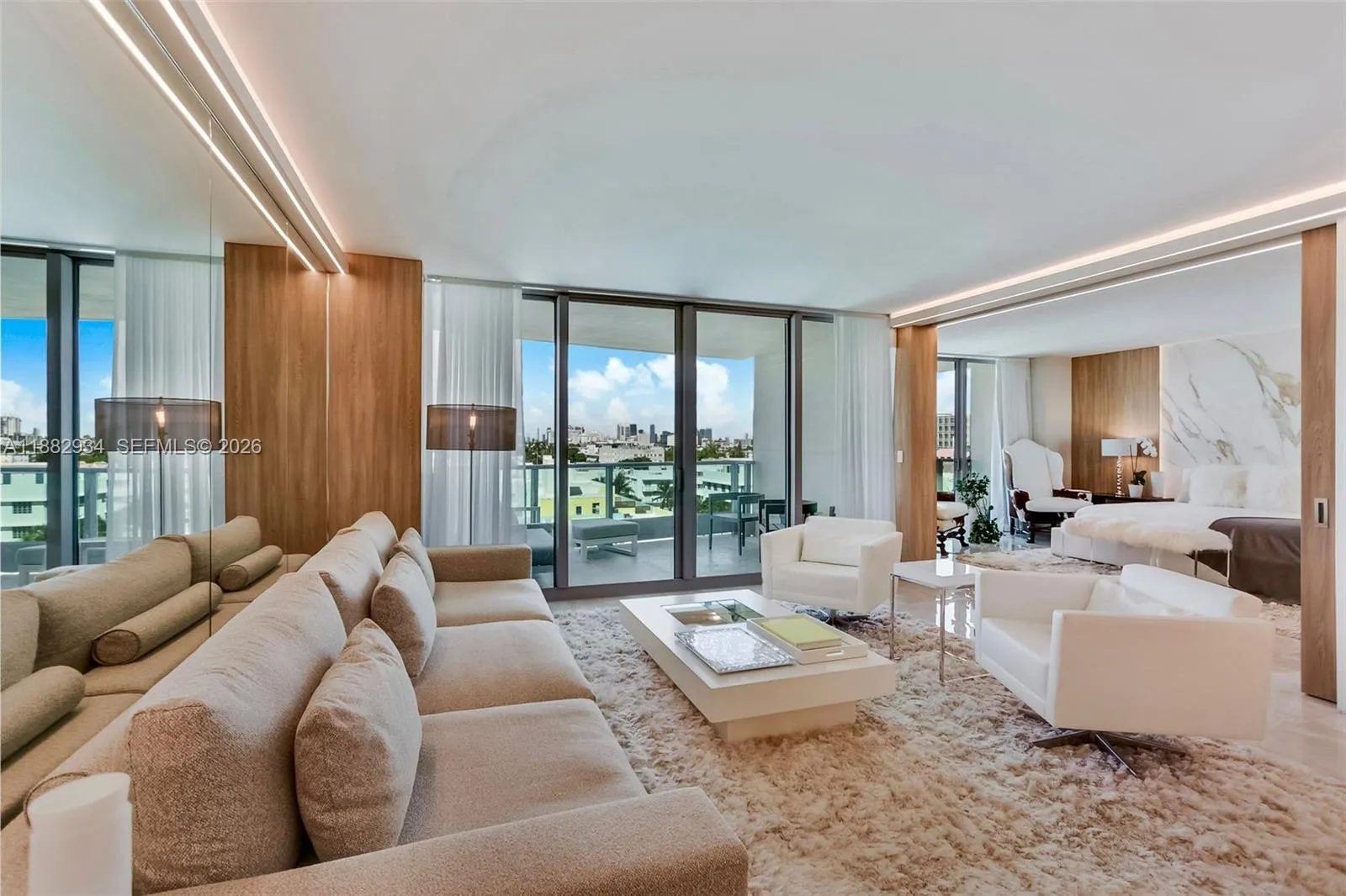 Foto de propiedad en 1455 Ocean Drive 811, Miami Beach, FL 33139 Miami Beach con MLS# 