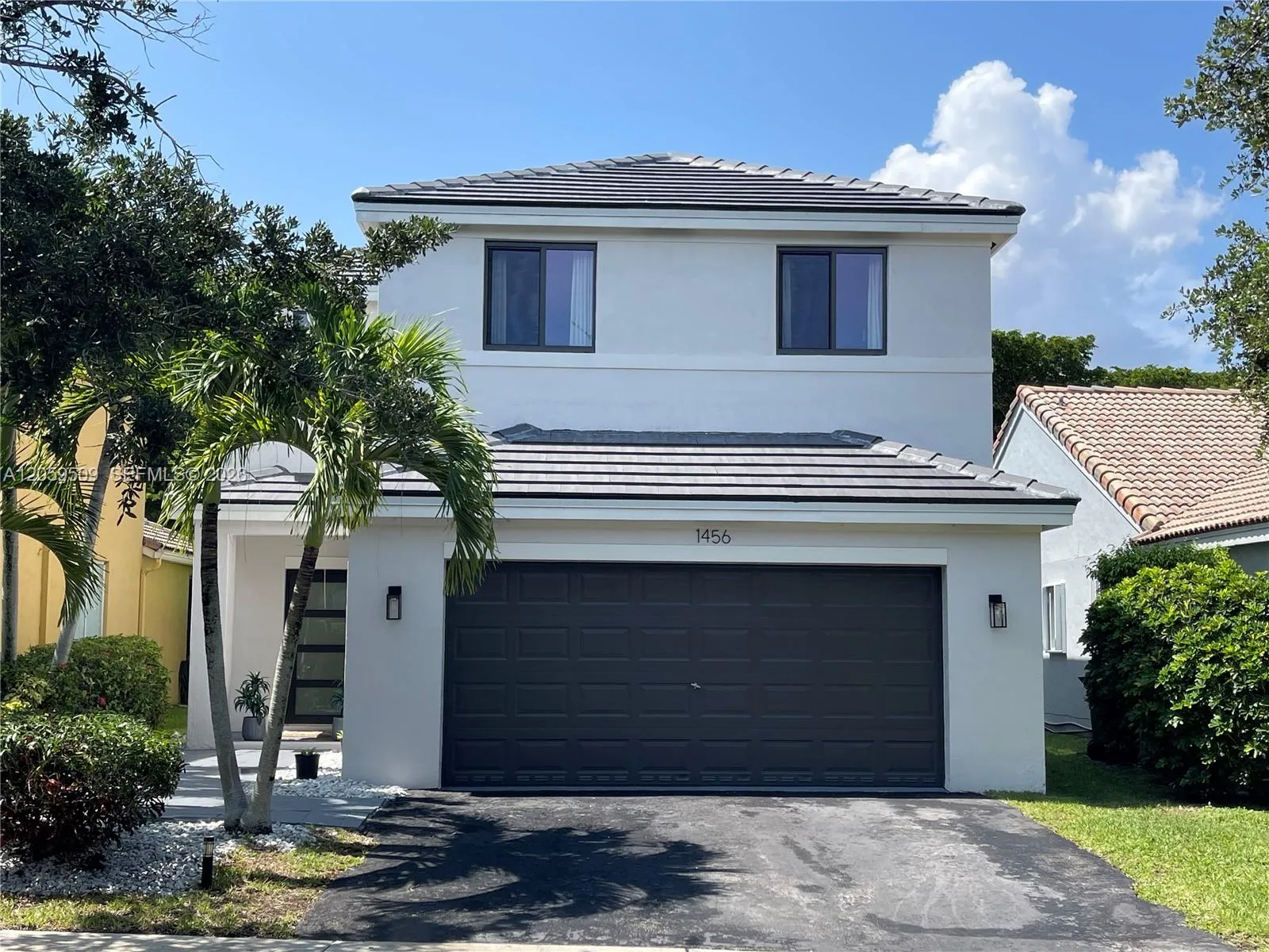 Foto de propiedad en 1456 Sabal Trail, Weston, FL 33327 Weston con MLS# 