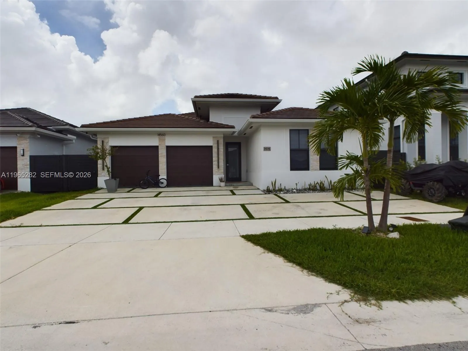 Foto de propiedad en 14560 SW 22nd Terrace, Miami, FL 33175 Miami con MLS# 