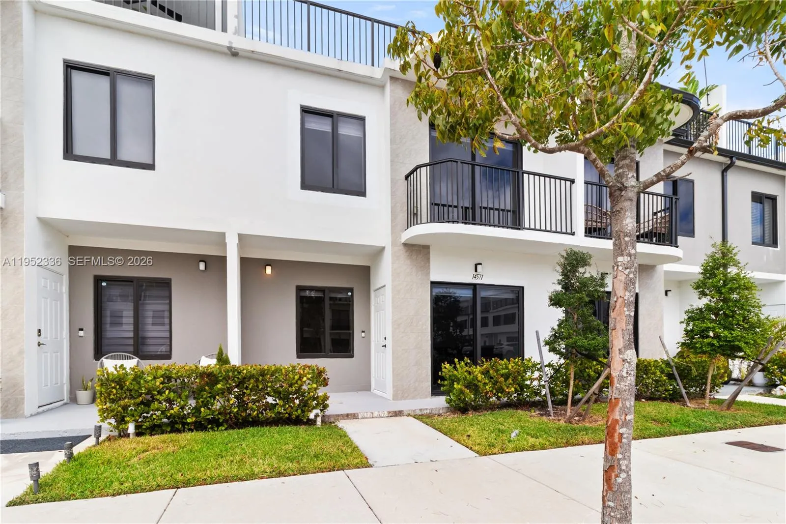 Foto de propiedad en 14571 SW 261st Street, Homestead, FL 33032 Homestead con MLS# 