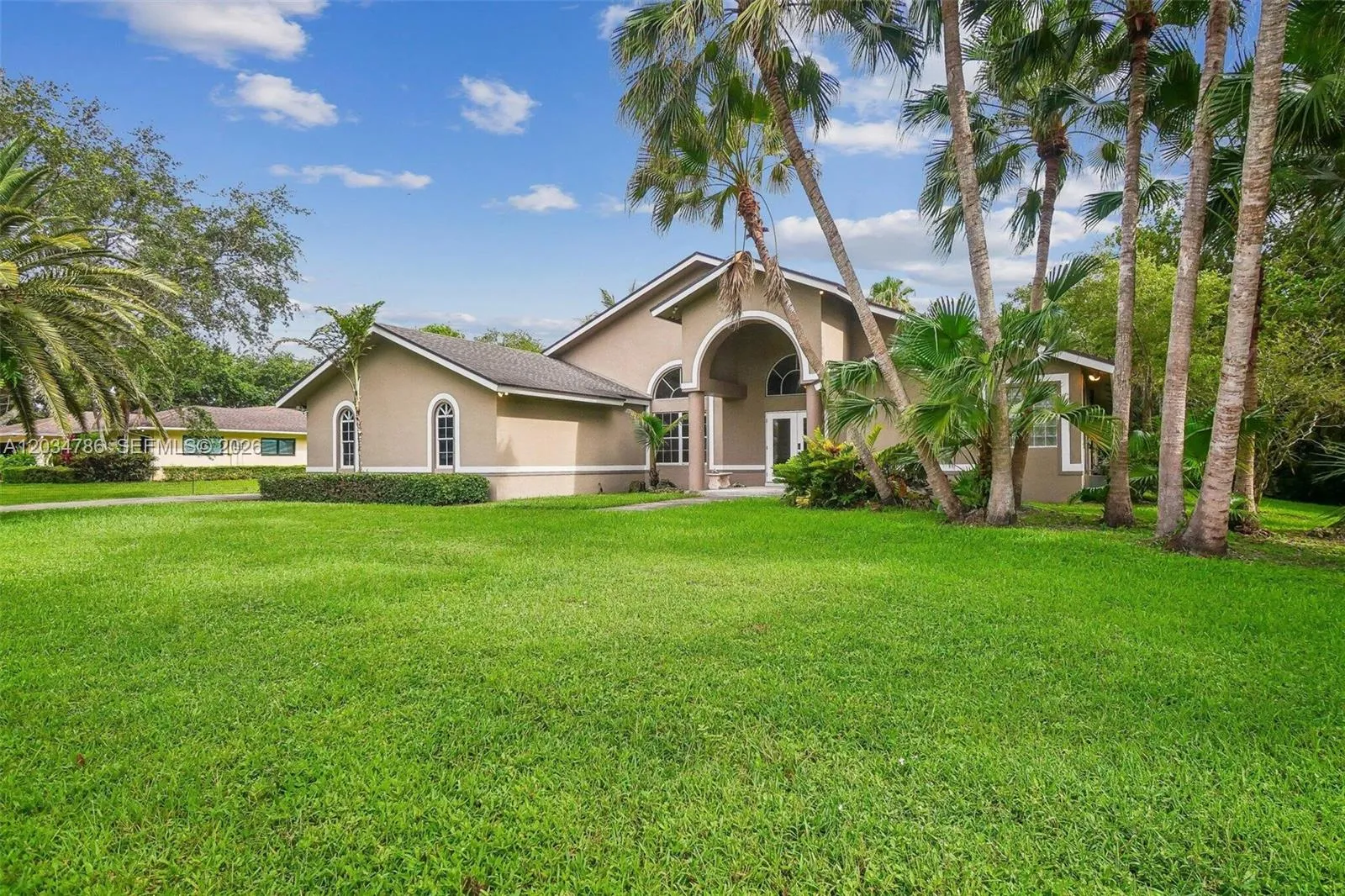 Foto de propiedad en 14591 SW 23rd Street, Davie, FL 33325 Davie con MLS# 