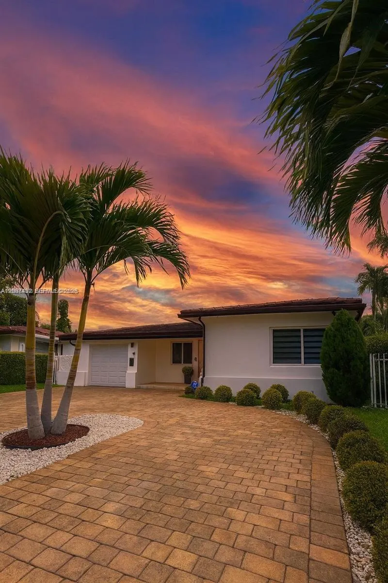 Foto de propiedad en 146 Ponce De Leon Boulevard n/a, Coral Gables, FL 33134 Coral Gables con MLS# 