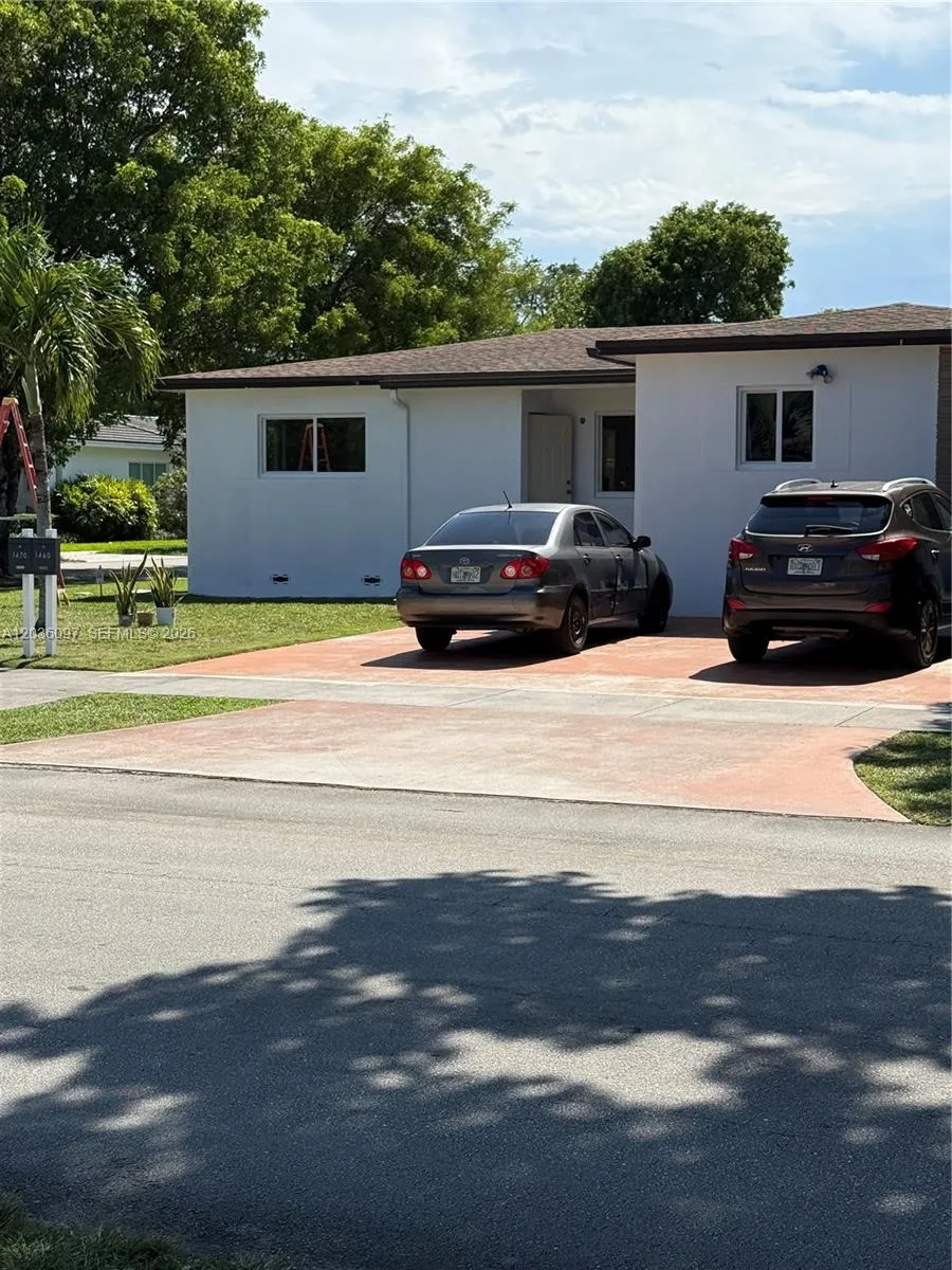 Foto de propiedad en 1460 SW 65th Avenue, West Miami, FL 33144 West Miami con MLS# 