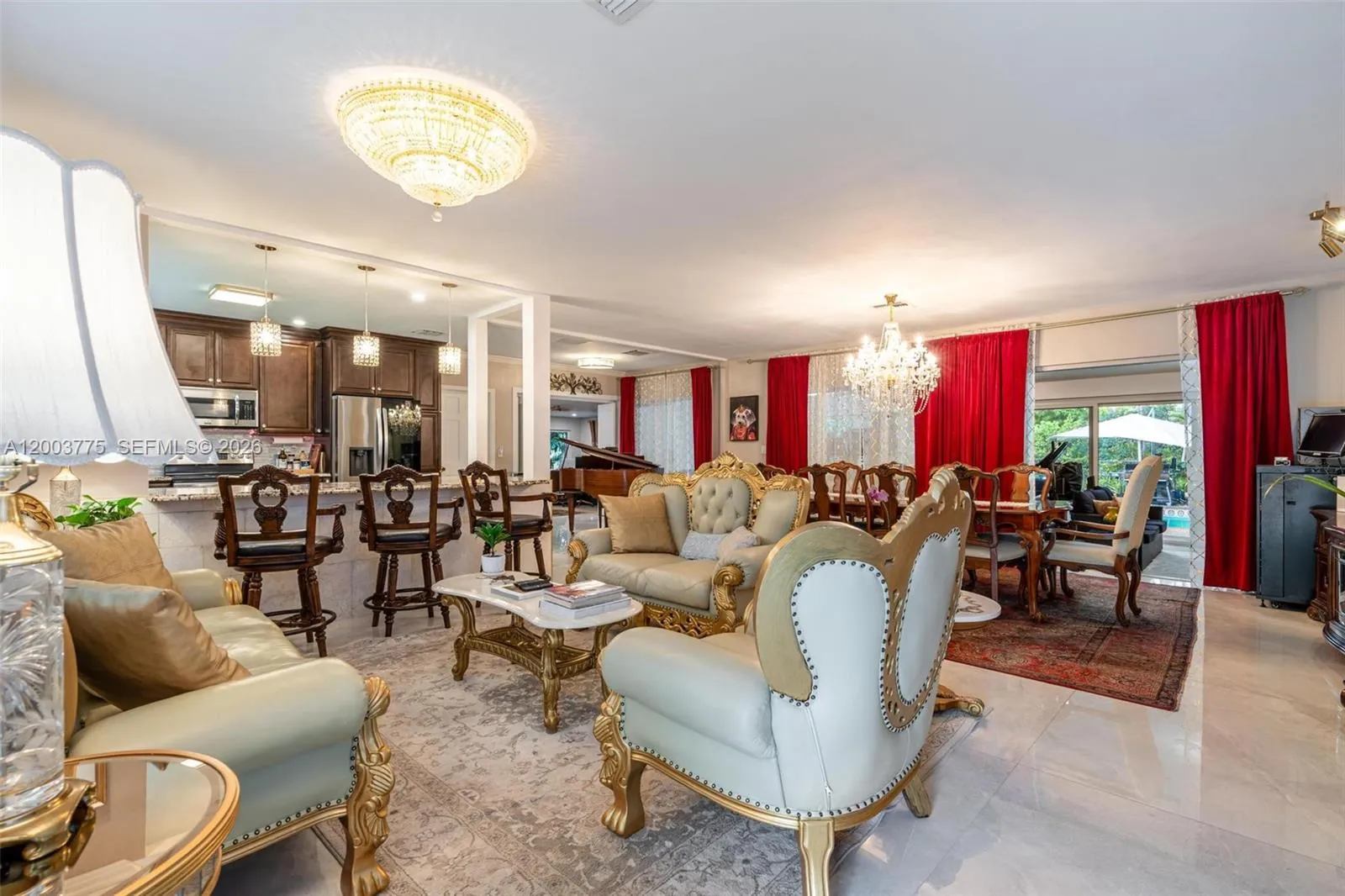 Foto de propiedad en 14600 N Spur Drive, Miami, FL 33161 Miami con MLS# 