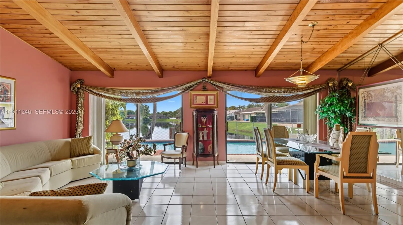 Foto de propiedad en 14604 SW 60th Terrace, Miami, FL 33183 Miami con MLS# 