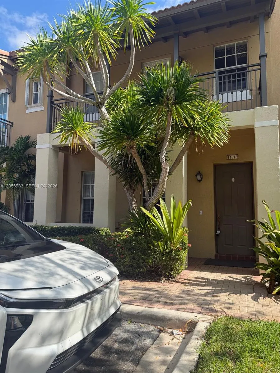 Foto de propiedad en 14615 SW 5th Street 0, Pembroke Pines, FL 33027 Pembroke Pines con MLS# 