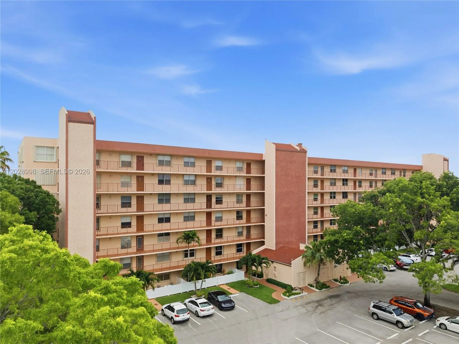 Foto de propiedad en 14623 Bonaire Boulevard 405, Delray Beach, FL 33446 Delray Beach con MLS# 