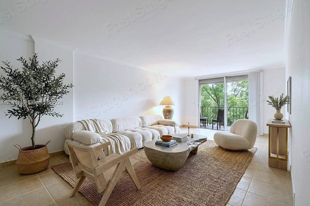 Foto de propiedad en 1465 NE 123rd Street 416, North Miami, FL 33161 North Miami con MLS# 