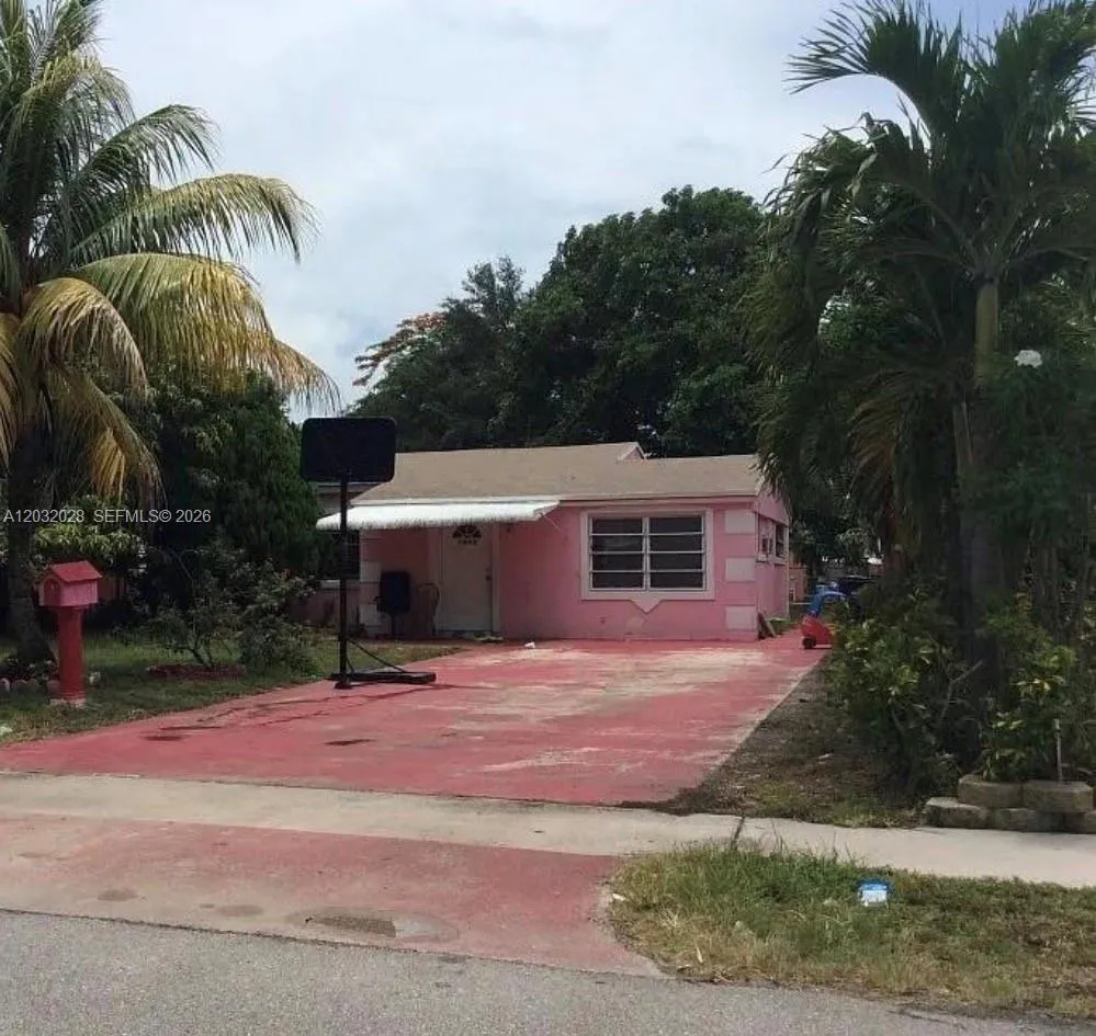 Foto de propiedad en 1466 NE 177th Street, North Miami Beach, FL 33162 North Miami Beach con MLS# 