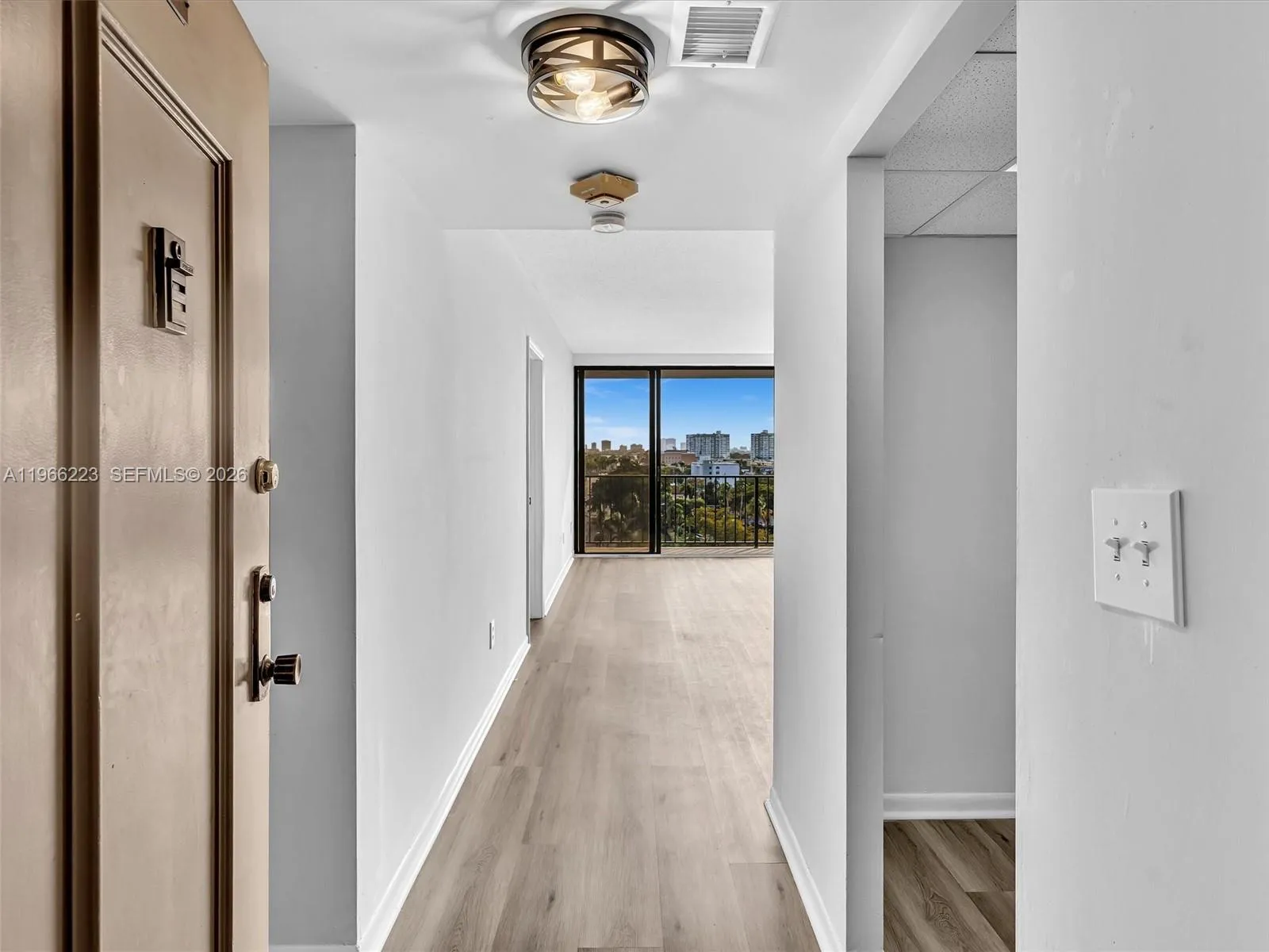 Vendido 1470 NE 123rd Street A813, North Miami, FL 33161, North Miami, FL 33161