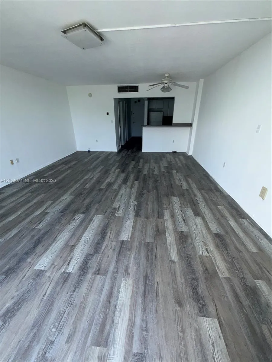 Foto de propiedad en 1470 NE 125th Terrace 605, North Miami, FL 33161 North Miami con MLS# 