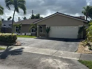 Foto de propiedad en 14700 SW 151st Terrace, Miami, FL 33196 Miami con MLS# 