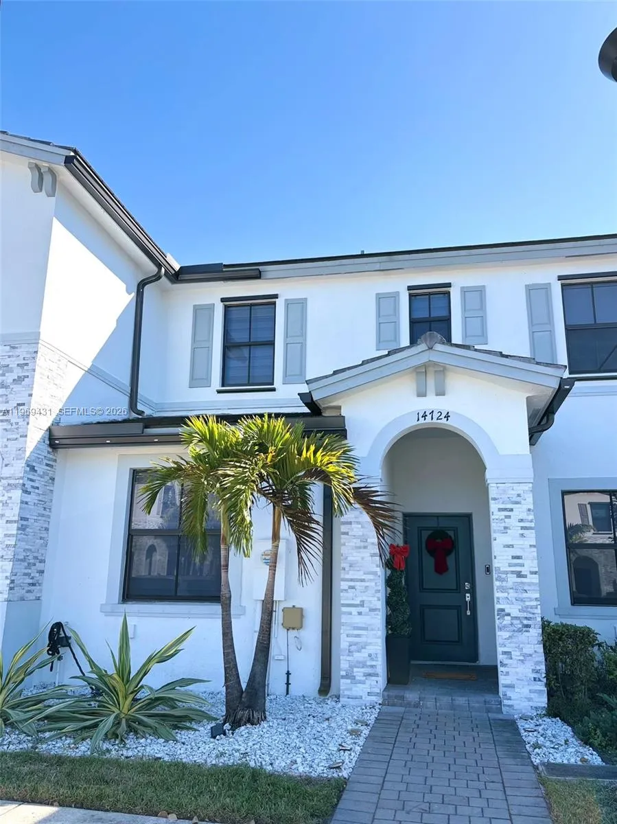 Vendido 14724 SW 181st Terrace, Miami, FL 33187, Miami, FL 33187