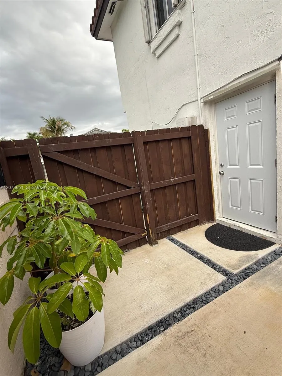 En Renta 14729 SW 113 Lane N/A, Miami, FL 33196, Miami, FL 33196