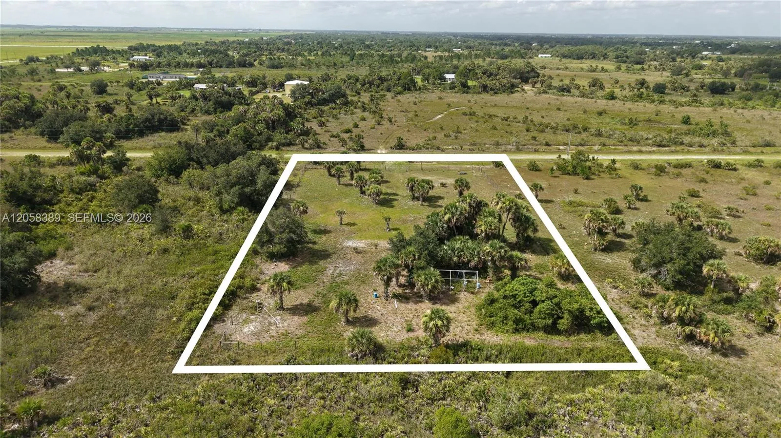 Foto de propiedad en 14773 NW 280th, Okeechobee, FL 34972 Okeechobee con MLS# 