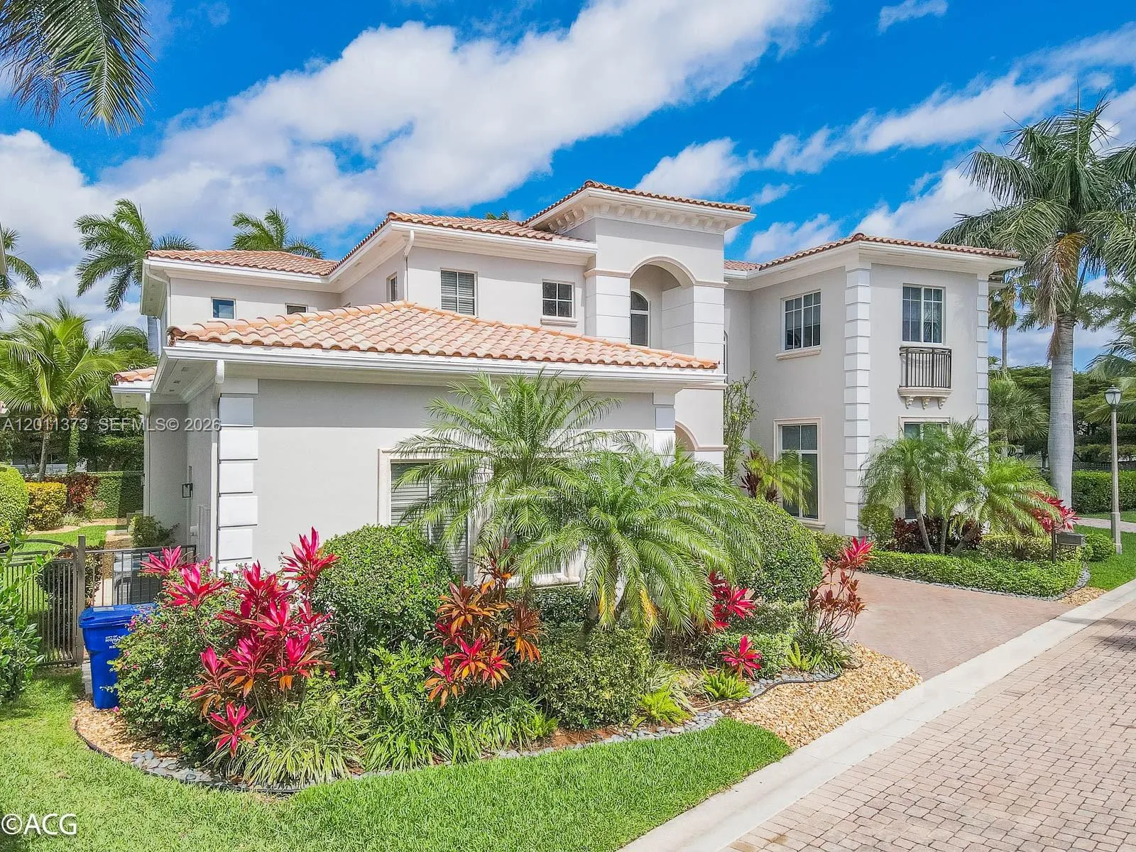 Foto de propiedad en 1480 Windjammer Way, Hollywood, FL 33019 Hollywood con MLS# 