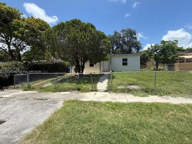 Foto de propiedad en 1481 NE 155th Terrace 1481, North Miami Beach, FL 33162 North Miami Beach con MLS# 