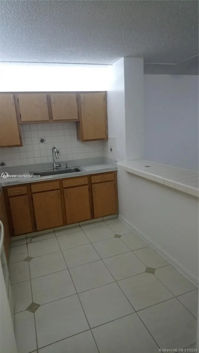 Foto de propiedad en 14820 Naranja Lakes Boulevard D3R, Homestead, FL 33032 Homestead con MLS# 