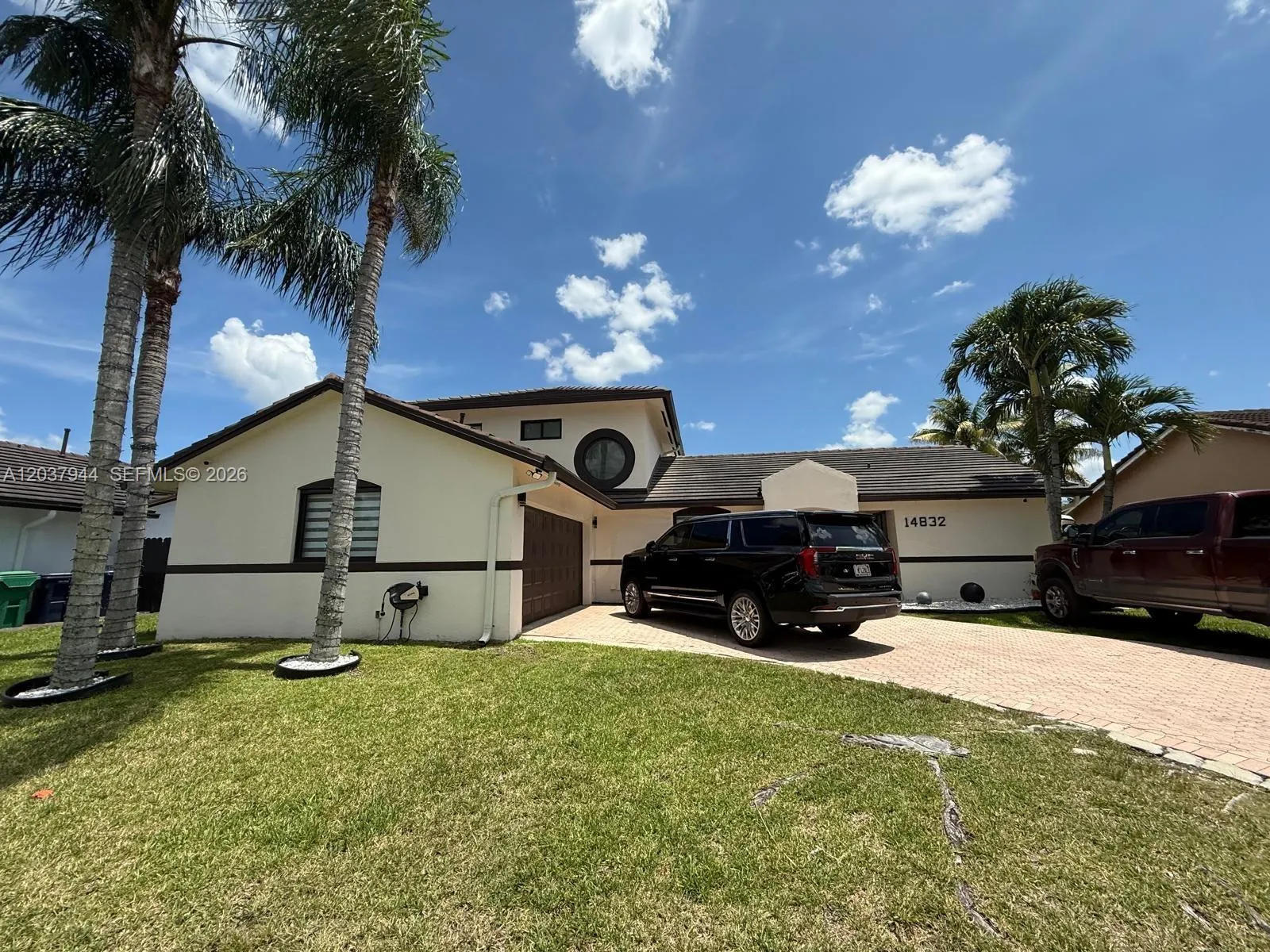 Foto de propiedad en 14832 SW 169th Lane, Miami, FL 33187 Miami con MLS# 