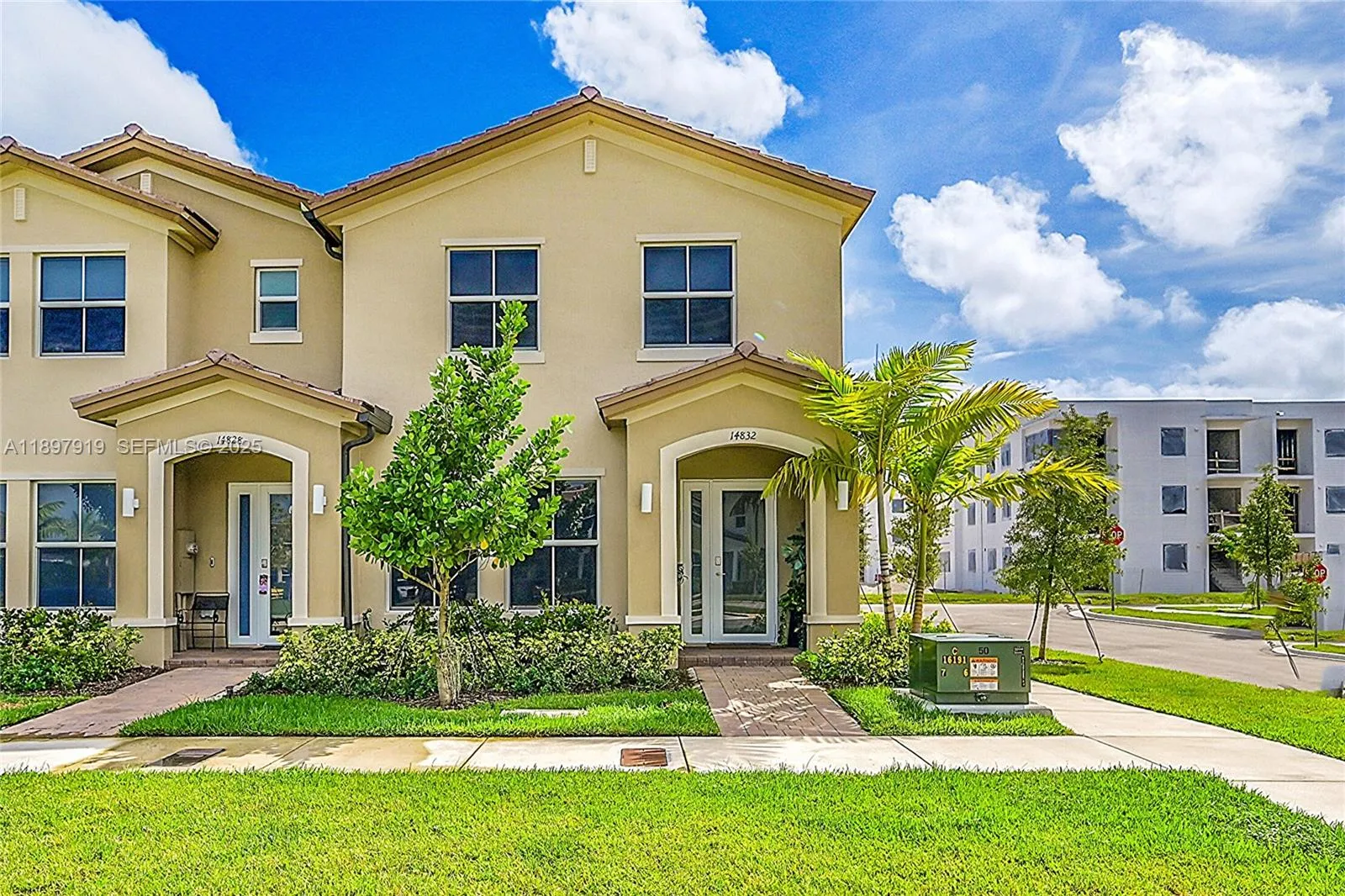 Foto de propiedad en 14832 SW 265th Street, Homestead, FL 33032 Homestead con MLS# 