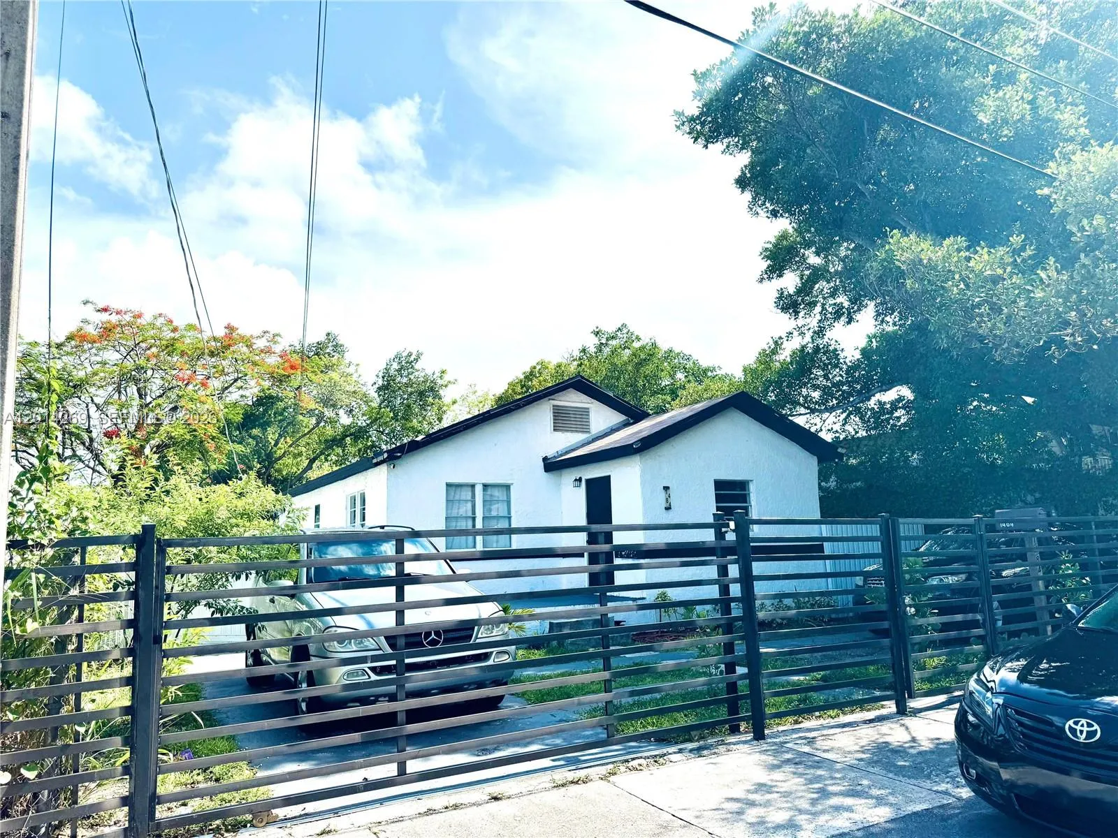 Foto de propiedad en 1484 NW 60th Street, Miami, FL 33142 Miami con MLS# 