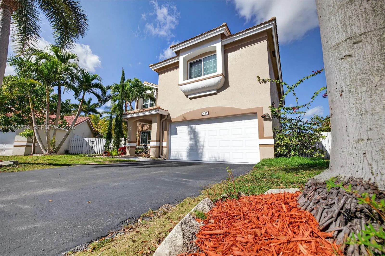 Foto de propiedad en 1485 NW 129th Terrace, Sunrise, FL 33323 Sunrise con MLS# 