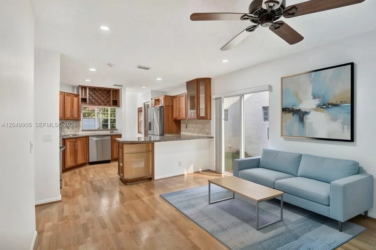 Foto de propiedad en 1485 Seabay Road, Weston, FL 33326 Weston con MLS# 