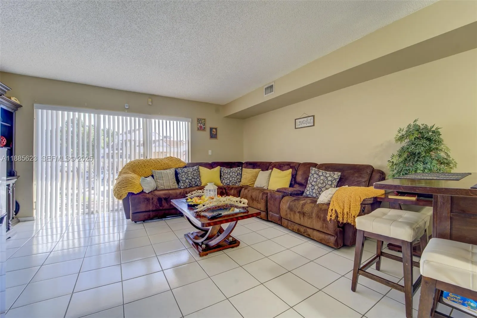 Foto de propiedad en 14915 SW 80th Street 205, Miami, FL 33193 Miami con MLS# 