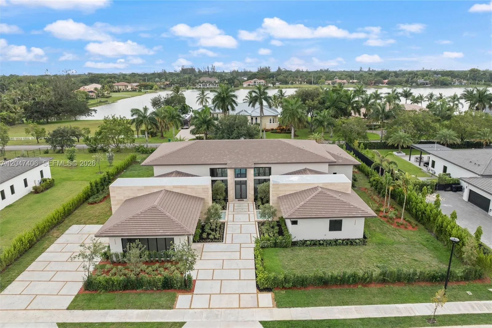 Foto de propiedad en 14930 SW 16th Court, Davie, FL 33326 Davie con MLS# 