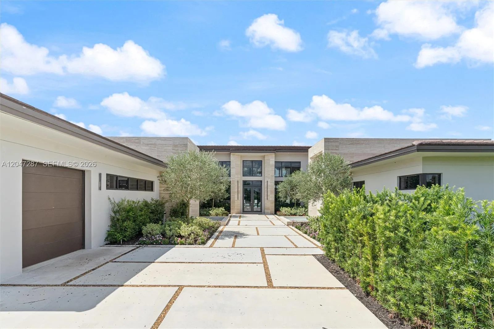 Foto de propiedad en 14930 SW 16th Court, Davie, FL 33326 Davie con MLS# 