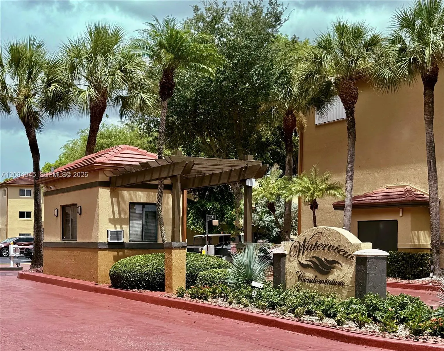 En Renta 14931 SW 82nd Lane 18-401, Miami, FL 33193, Miami, FL 33193