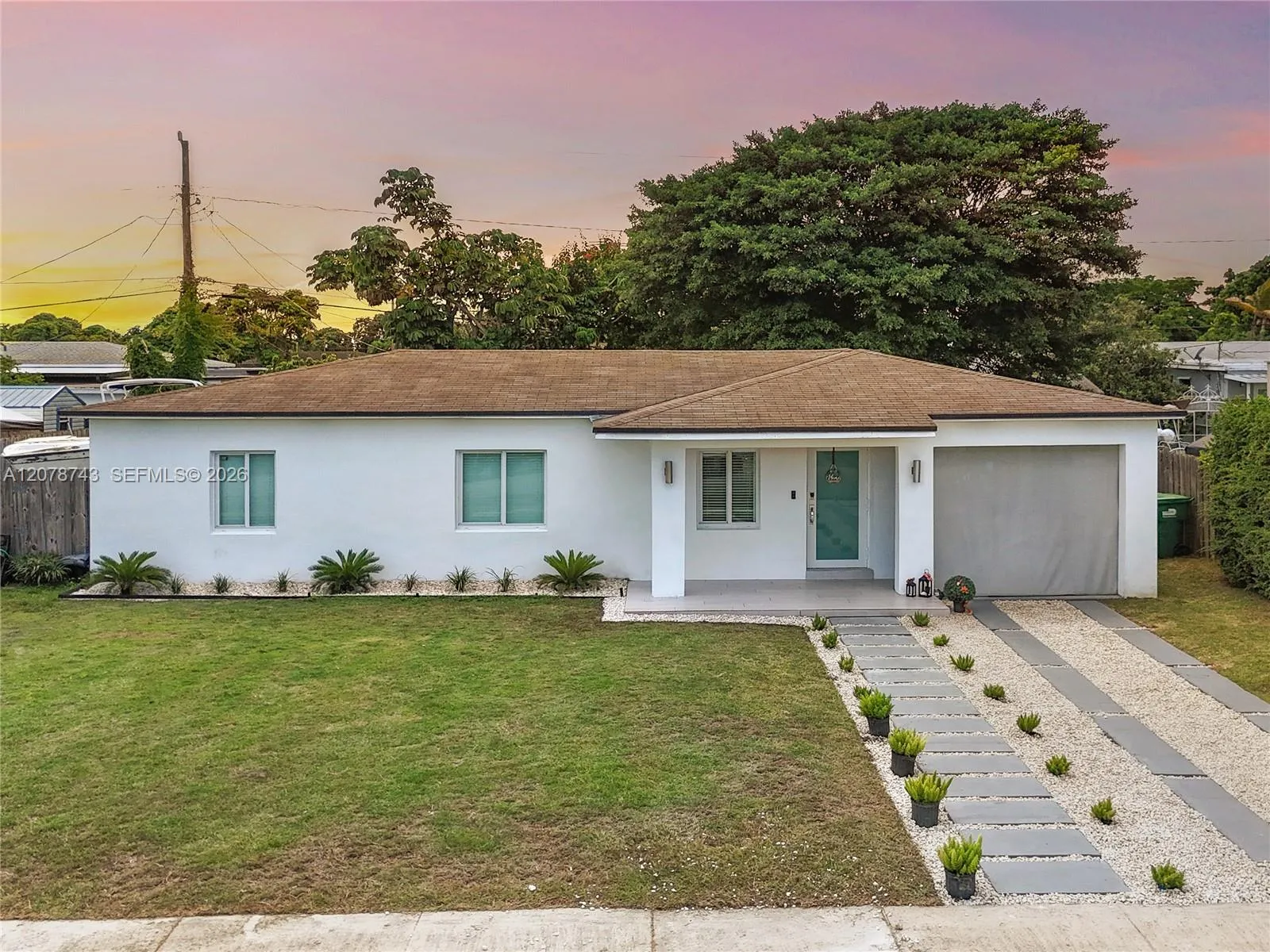 Foto de propiedad en 14940 Pierce Street, Miami, FL 33176 Miami con MLS# 