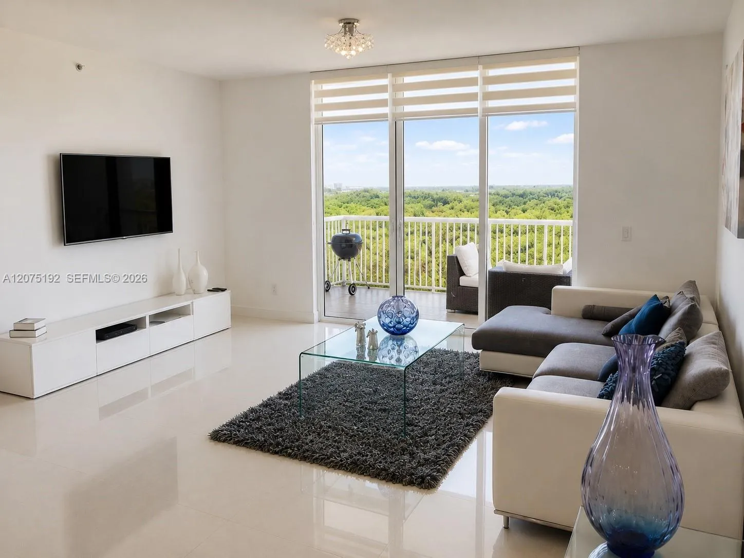 Foto de propiedad en 14951 Royal Oaks Lane 1601, North Miami, FL 33181 North Miami con MLS# 