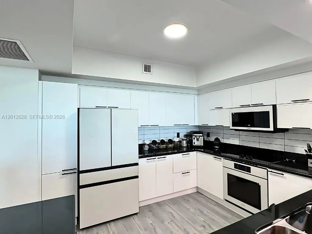 Foto de propiedad en 14951 Royal Oaks Lane 1708, North Miami, FL 33181 North Miami con MLS# 