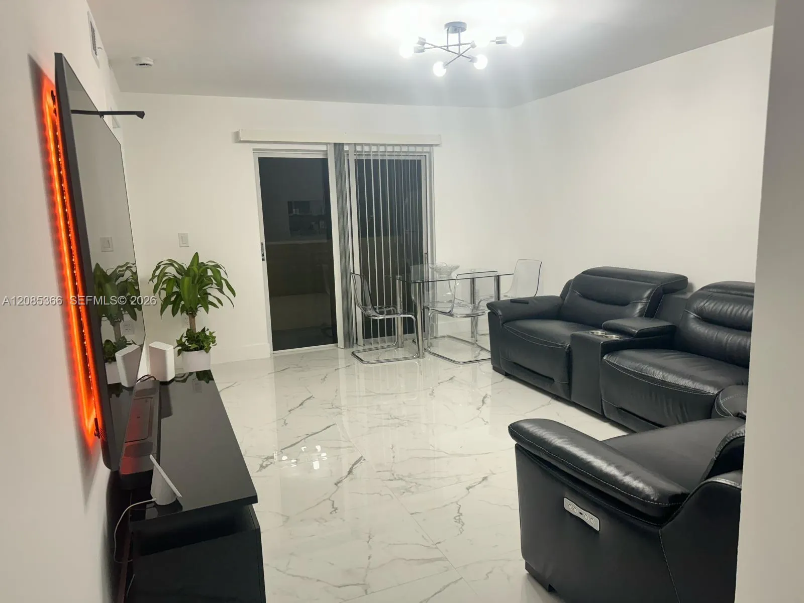 En Renta 14951 SW 82nd Lane 17-305, Miami, FL 33193, Miami, FL 33193