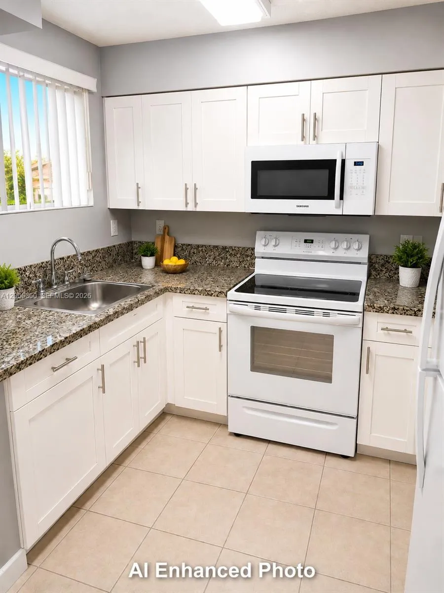 Foto de propiedad en 14951 SW 82nd Lane 17-502, Miami, FL 33193 Miami con MLS# 