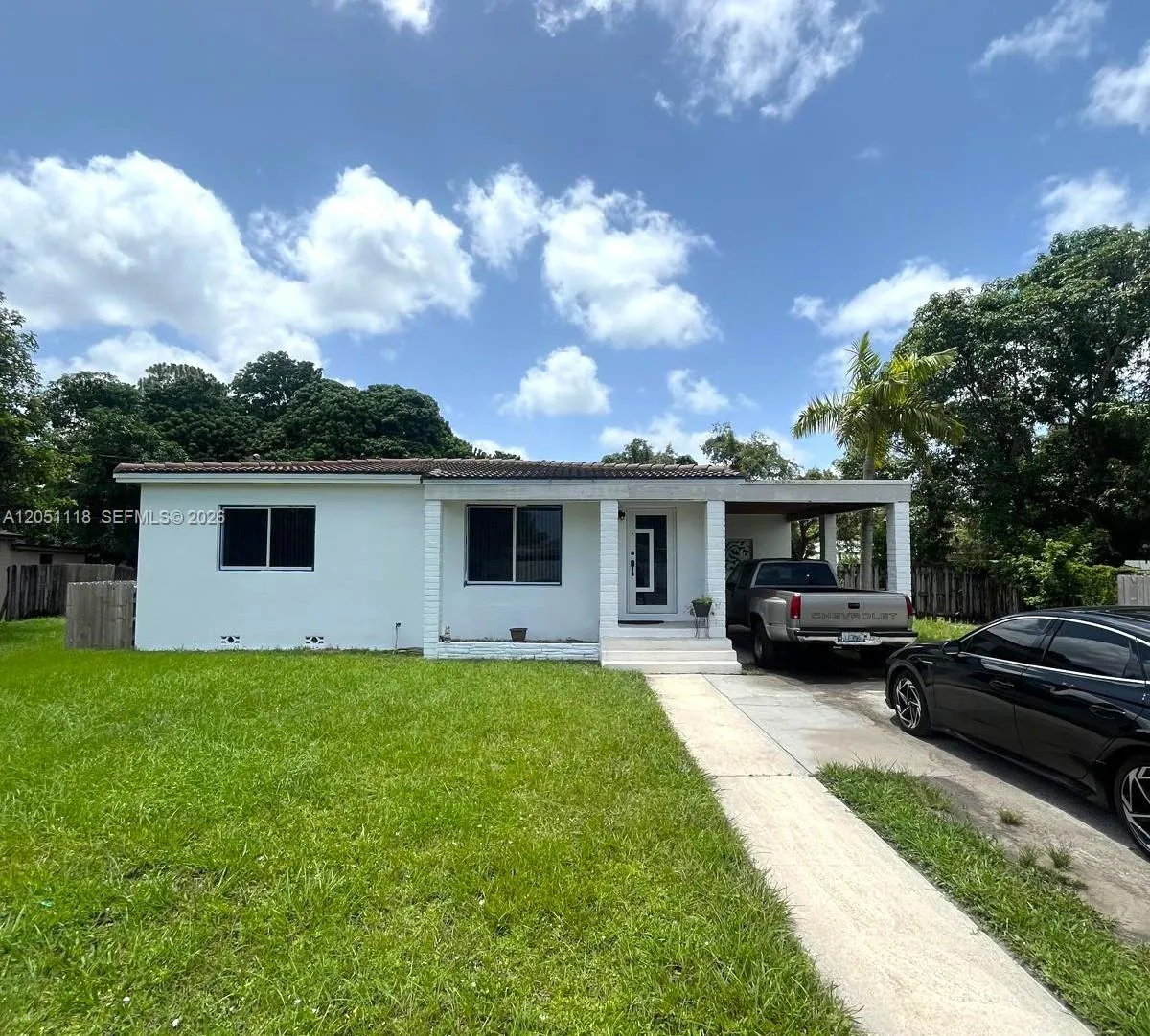 Foto de propiedad en 14965 S River Drive, Miami, FL 33167 Miami con MLS# 
