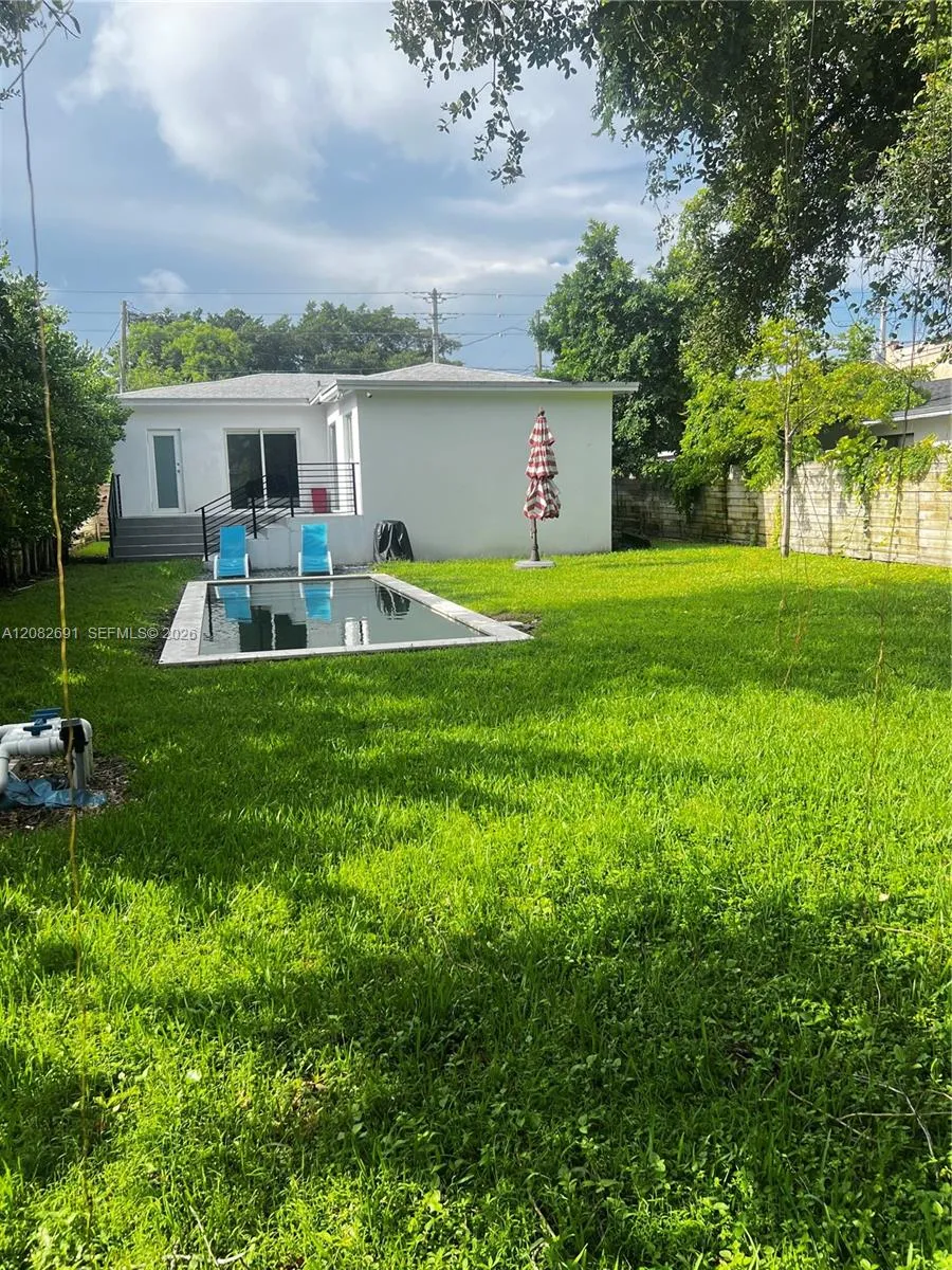 Foto de propiedad en 15 NW 52nd Street, Miami, FL 33127 Miami con MLS# 