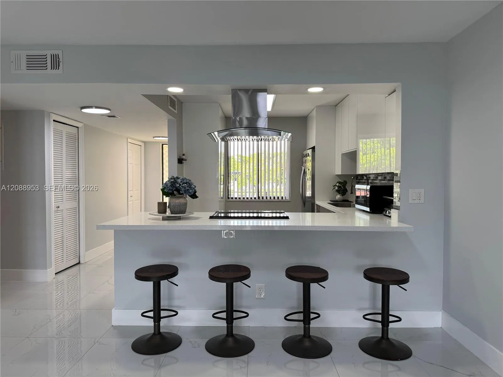 En Venta 150 Lakeview Drive 203, Weston, FL 33326, Weston, FL 33326